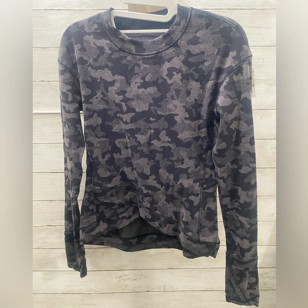 Women's‎ Lululemon Close to Crossing Gray Camouflage Long Sleeve Top